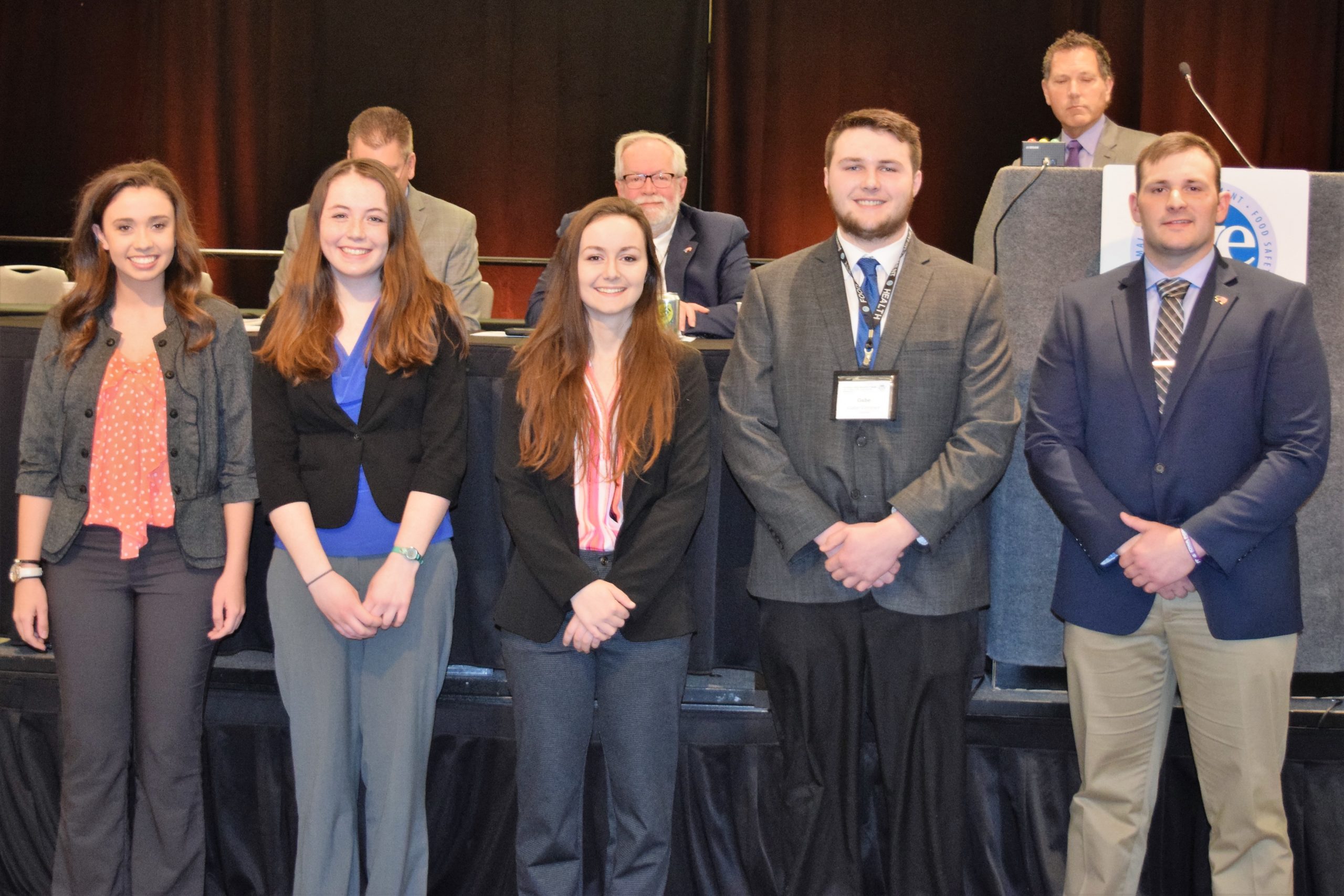a group of students that won the Lois Britt Memorial Pork Industry Scholarship