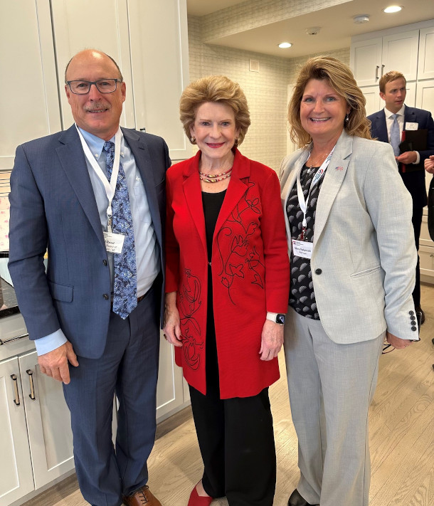 Sen. Stabenow with NPPC directors