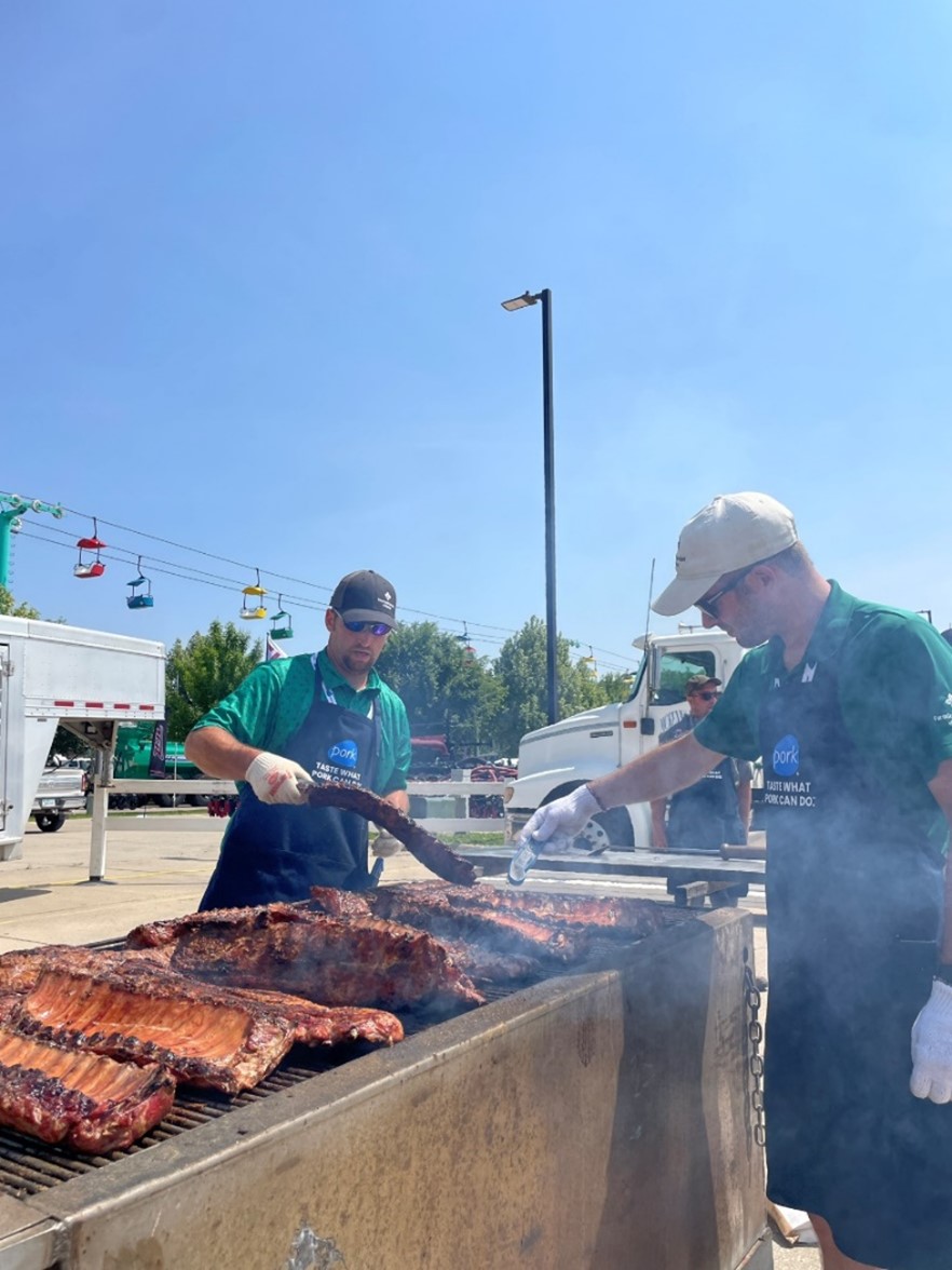 Pork producers cook ribs at ‘The Big Grill.’